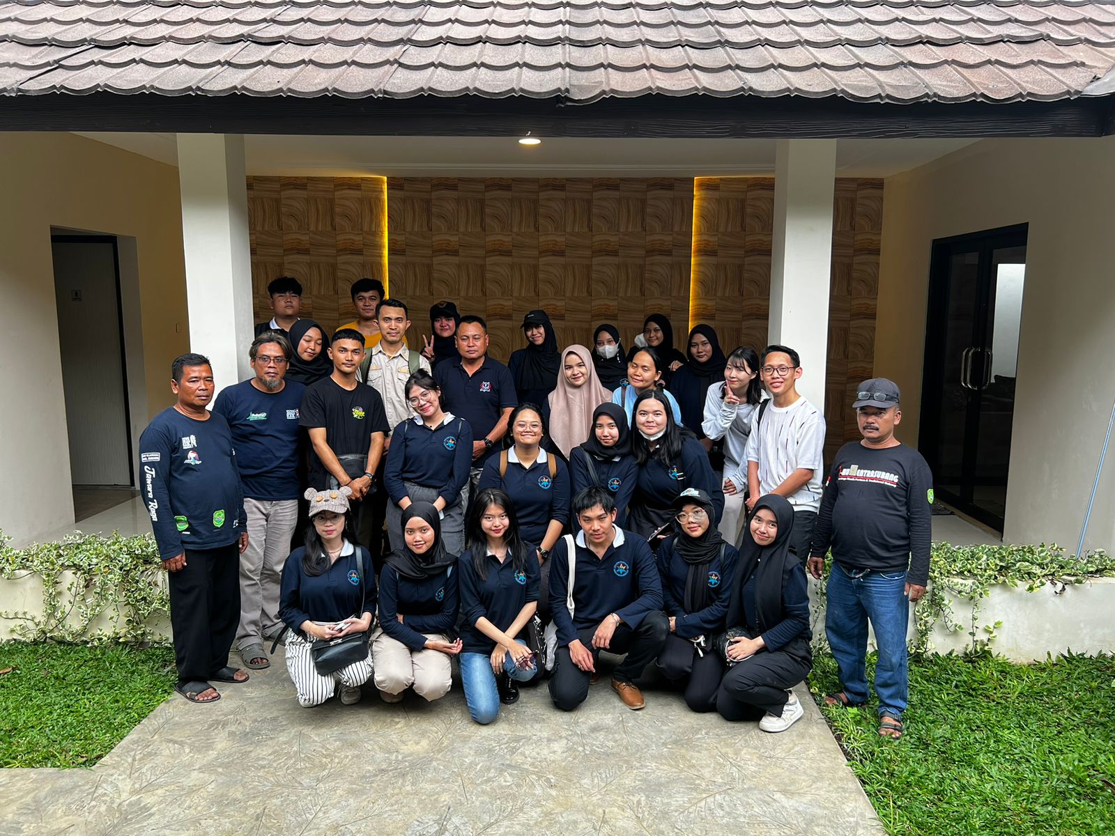 Sidaya Village Tourism team group photo
